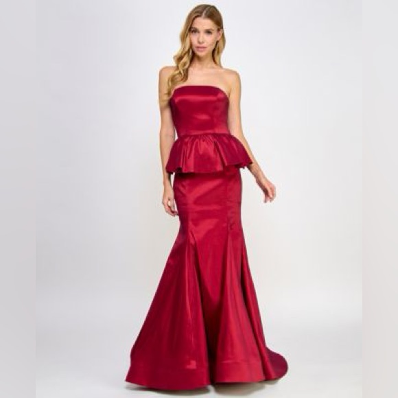 Bee Darling Red Gown Size 1/2